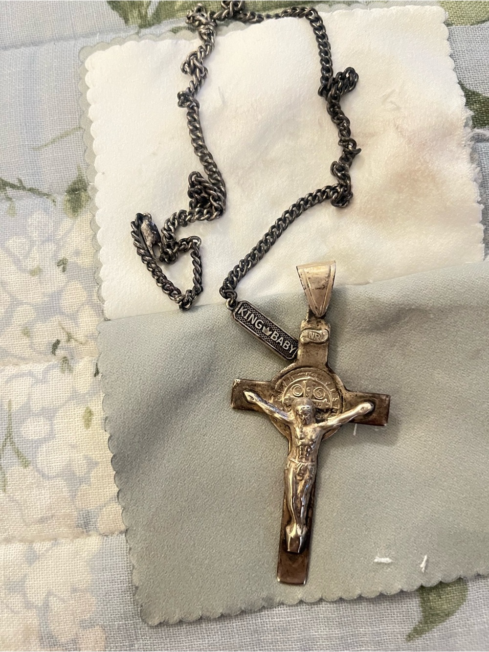King Baby solid .925 18 inch necklace with solid cross. Pouch and cleaning cloth - Picture 5 of 7